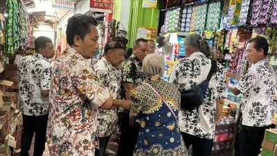 Minyakita di Pasar Puri Baru Diuji, Disdagperin Pati Pastikan Takaran Sesuai Standar