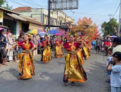Lautan Manusia Padati Karnaval Haul Mbah Ronggo Kusumo di Ngemplak Kidul