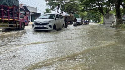 Banjir Genangi Jalan Pantura Pati–Rembang, Arus Lalu Lintas Alami Perlambatan
