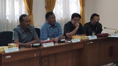 Anggota Komisi A DPRD Pati Cecar Kades Dengkek: “Melihat Kejadian Ini Kami Malu, Tolong Jangan Diulang”