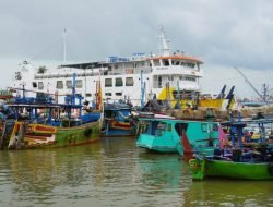 Pelayaran Karimunjawa–Jepara Diminta Waspada Meski Gelombang Rendah