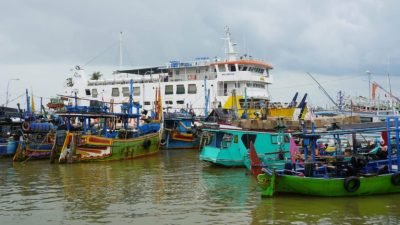 Pelayaran Karimunjawa–Jepara Diminta Waspada Meski Gelombang Rendah
