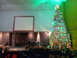 Unik dan Sarat Makna, JKI Tabernakel Pati Tampilkan Pohon Natal dari Bola Plastik Bekas