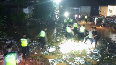 Tanggul Sungai Jebol, Ratusan Rumah di Bulumanis Kidul Terendam Banjir