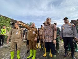 Gubernur Jateng Tinjau Banjir di Desa Banjarsari Gabus Pati