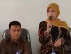Tinjau Jalur Gadudero-Sukolilo, Siti Maudluah Soroti Drainase yang Tak Berfungsi Maksimal