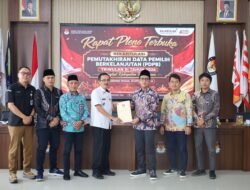 KPU KABUPATEN PESAWARAN GELAR RAPAT PLENO TERBUKA REKAPITULASI DAFTAR PEMILIH BERKELANJUTAN (PDPB)